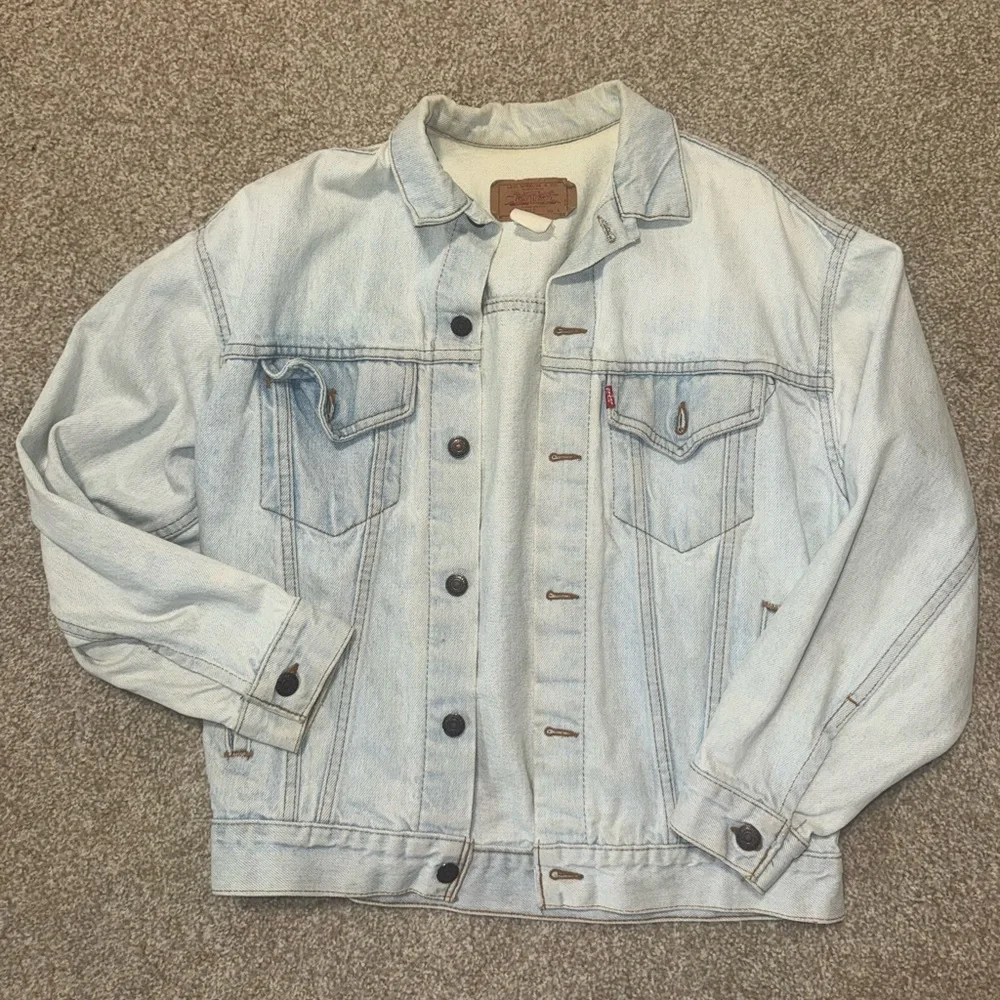 Levi's Classic Light Blue Denim Jean Jacket - Picture 1 of 3